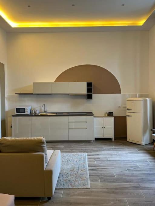 Centralissimo E Silenzioso Napoli Esterno foto